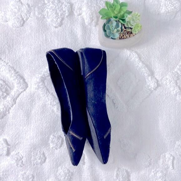 Xhilaration Pointy-Toed Zipper Faux Suede Flats Size 10 - Picture 5 of 7